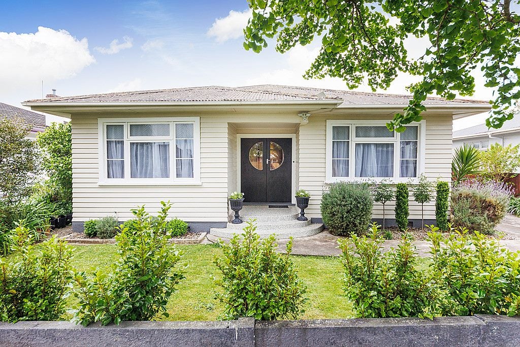 76 Havill Street, Takaro, Palmerston North - Carousel 1