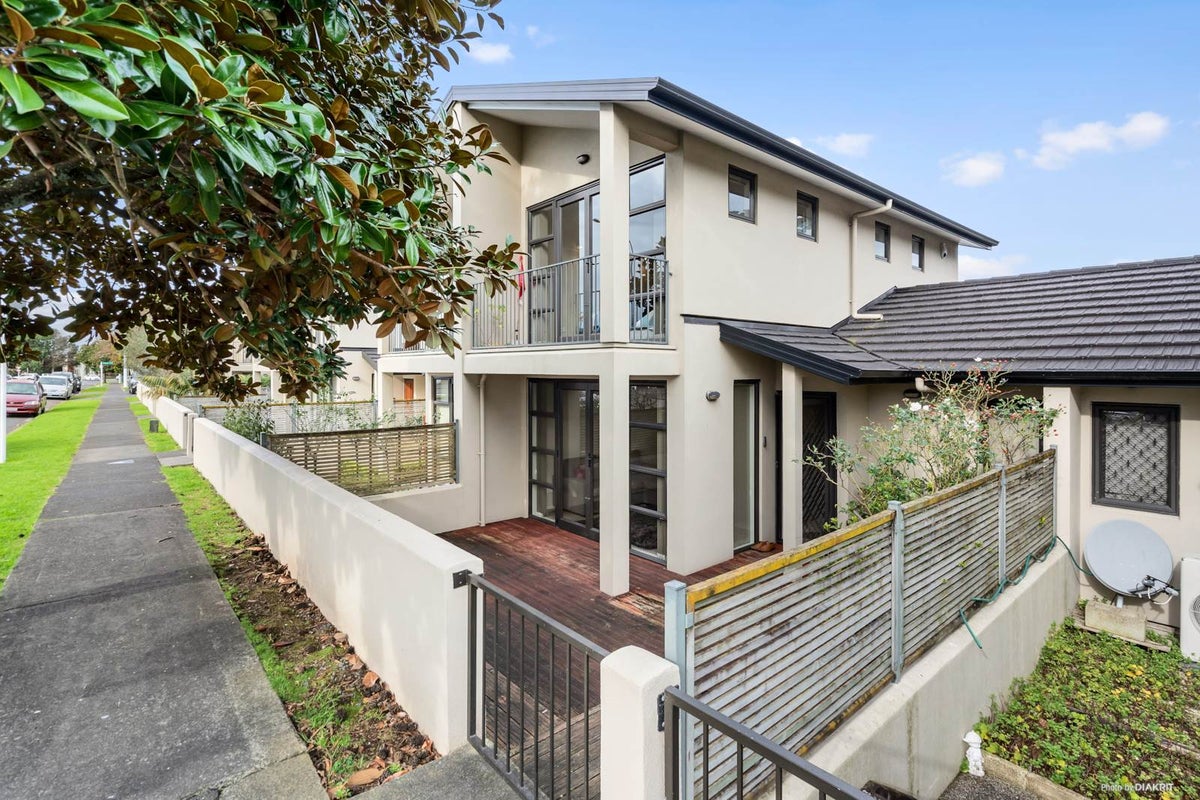 39/8 Landscape Road, Papatoetoe, Auckland - Carousel 1