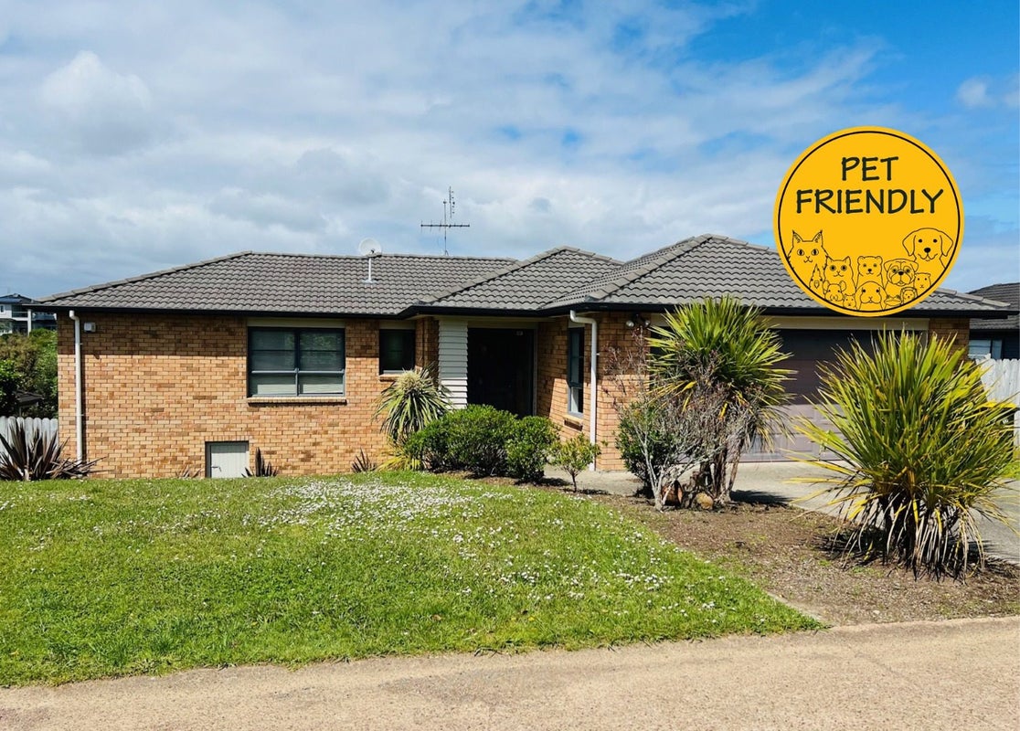 30 Toomer Place, Beachlands, Auckland - Carousel 2