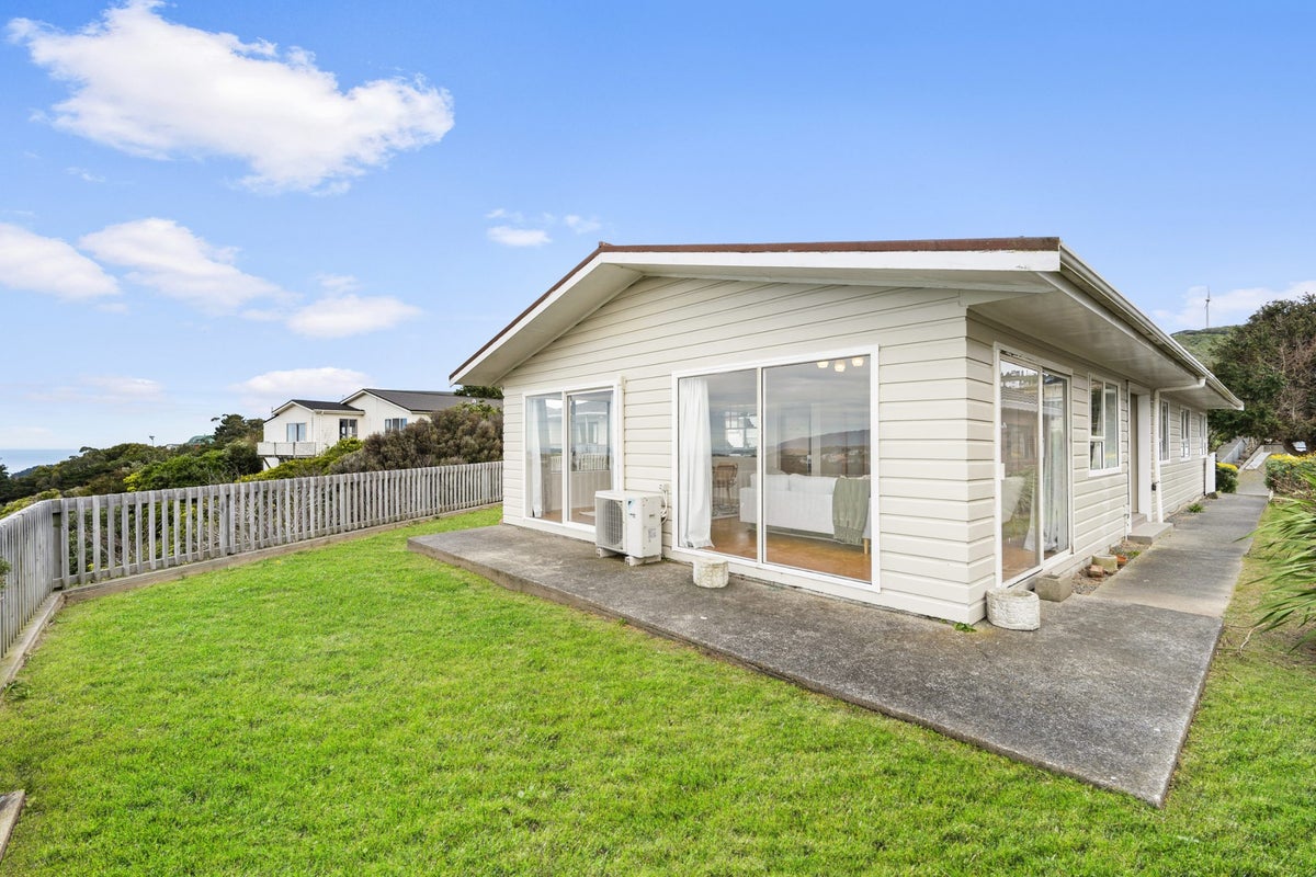 22 Virginia Grove, Brooklyn, Wellington - Carousel 1
