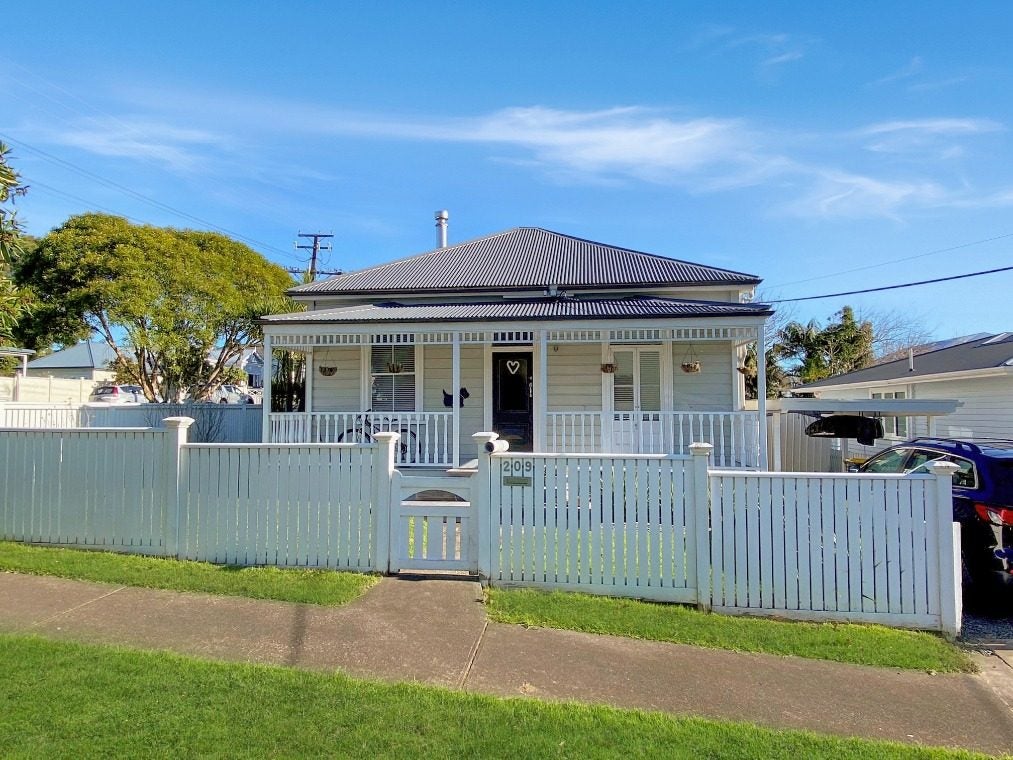 209 Victoria Road, Devonport, Auckland - Carousel 1