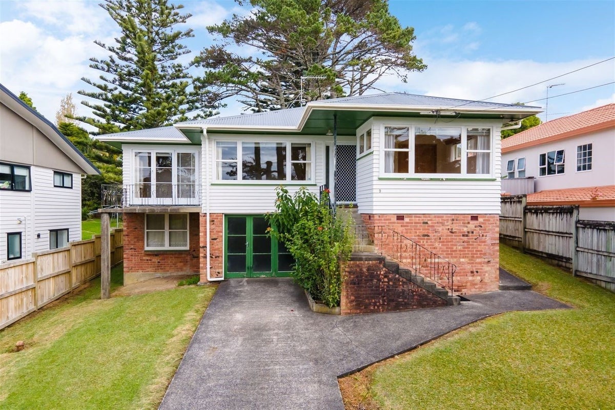 9 Rathlin Street, Blockhouse Bay, Auckland - Carousel 1