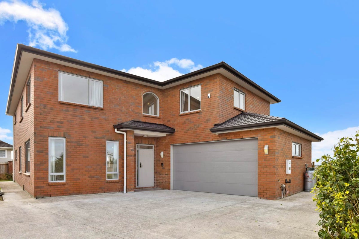116C Royal Road, Massey, Auckland - Carousel 21