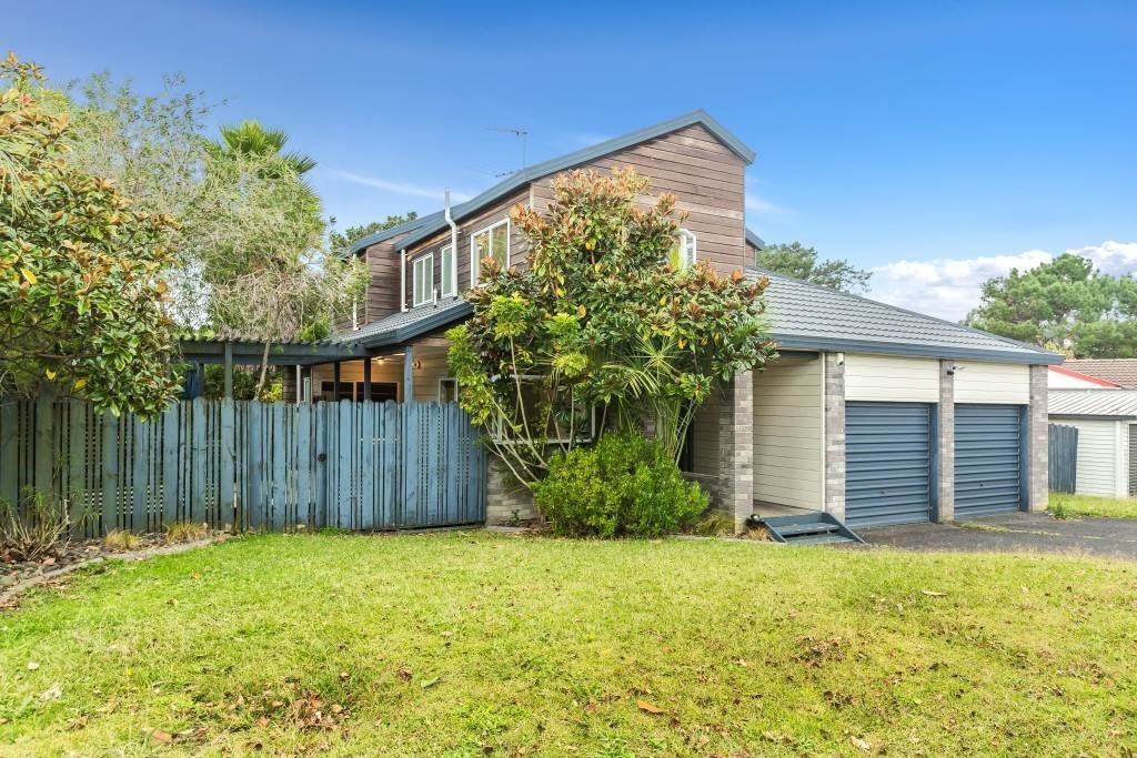 93 Unsworth Drive, Unsworth Heights, Auckland - Carousel 1