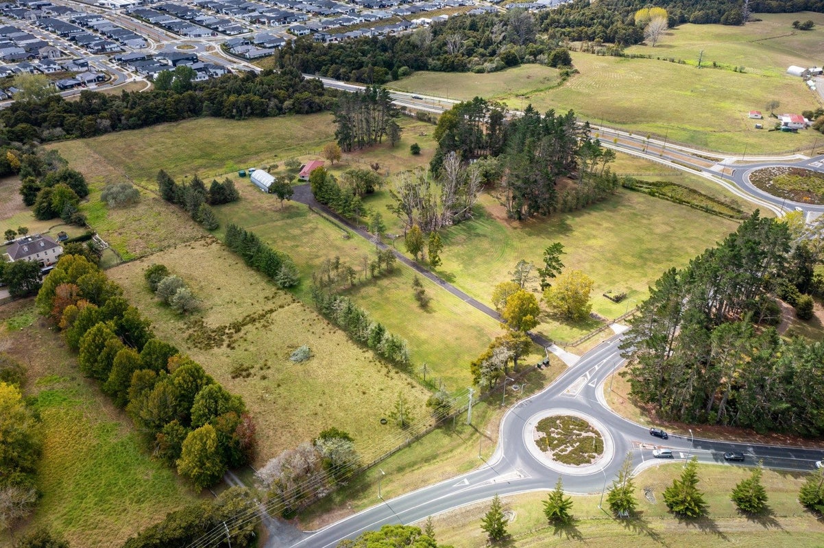 1 Old Pine Valley Road, Silverdale - Carousel 2