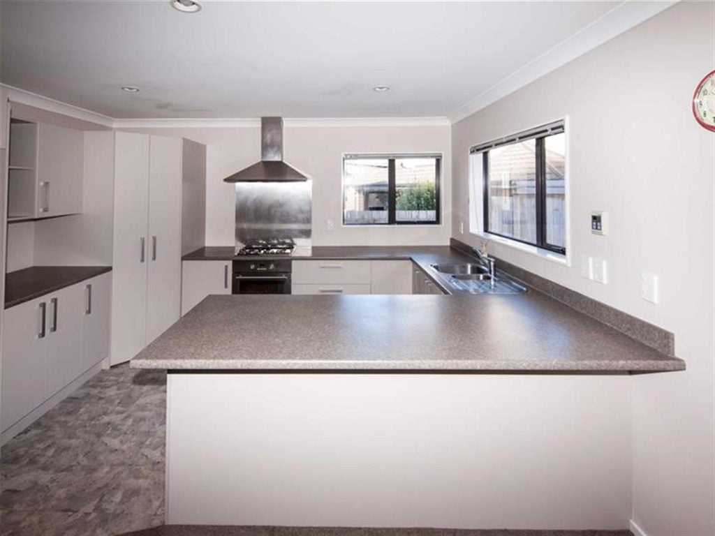 27 Gifford Grove, Churton Park, Wellington - Carousel 2
