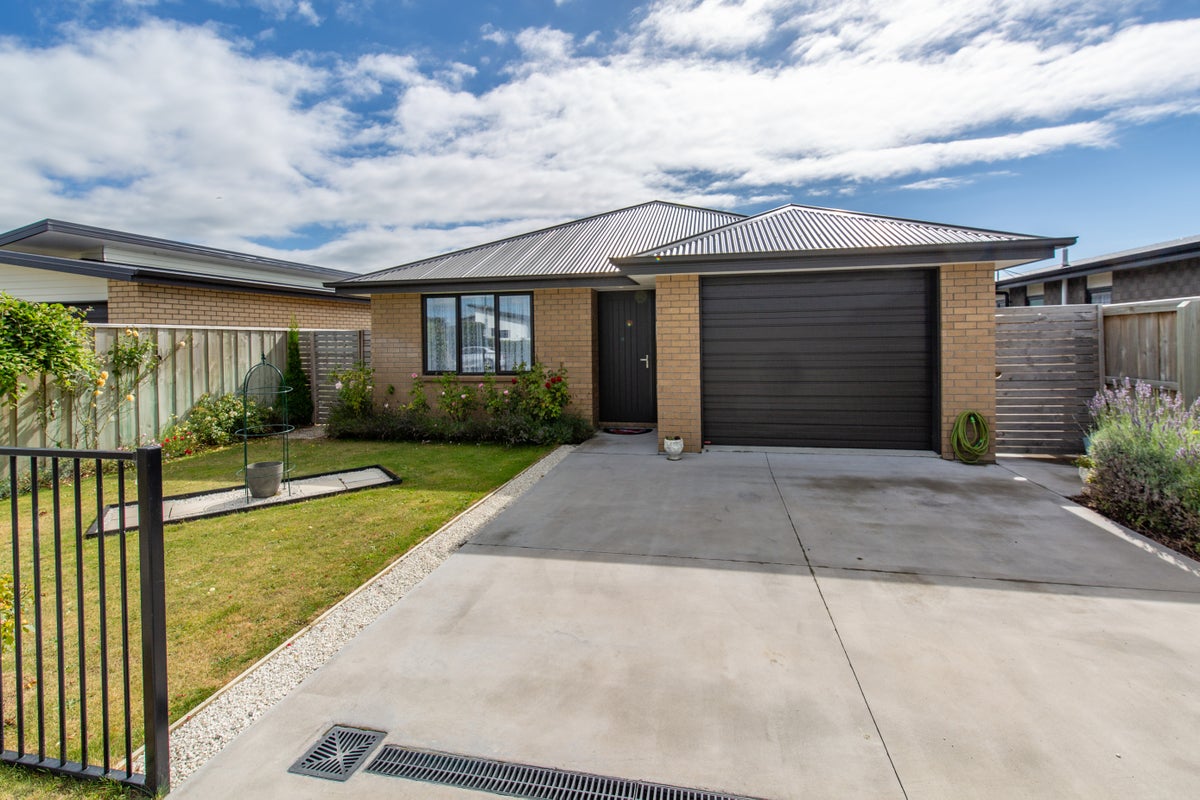 16 Hodgkinson Road, Pegasus, Pegasus - Carousel 1