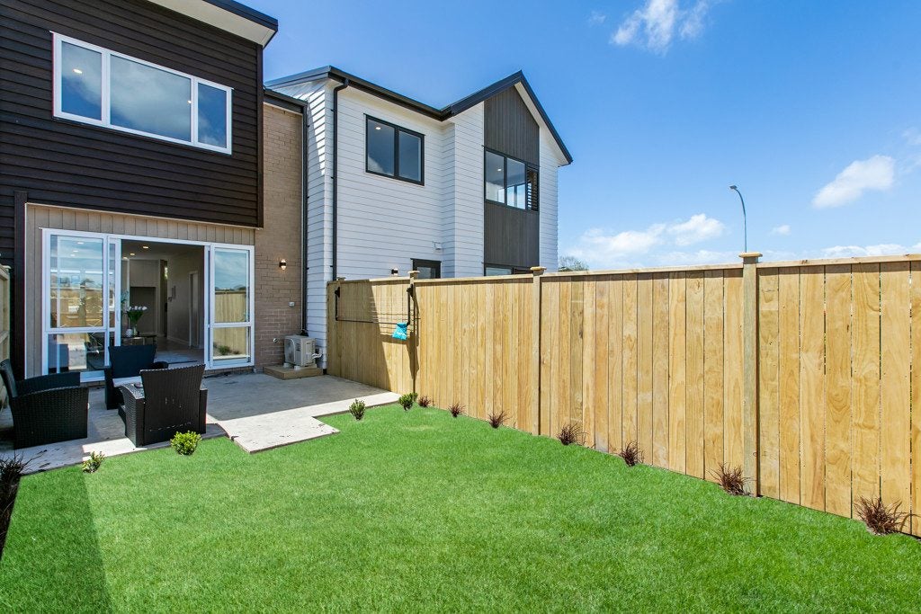 227 Jack Lachlan Drive, Beachlands, Auckland - Carousel 1