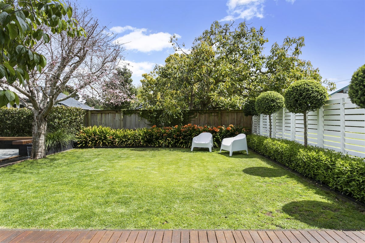 2/25A BEACH RD, Te Atatu Peninsula, Waitakere - Carousel 15