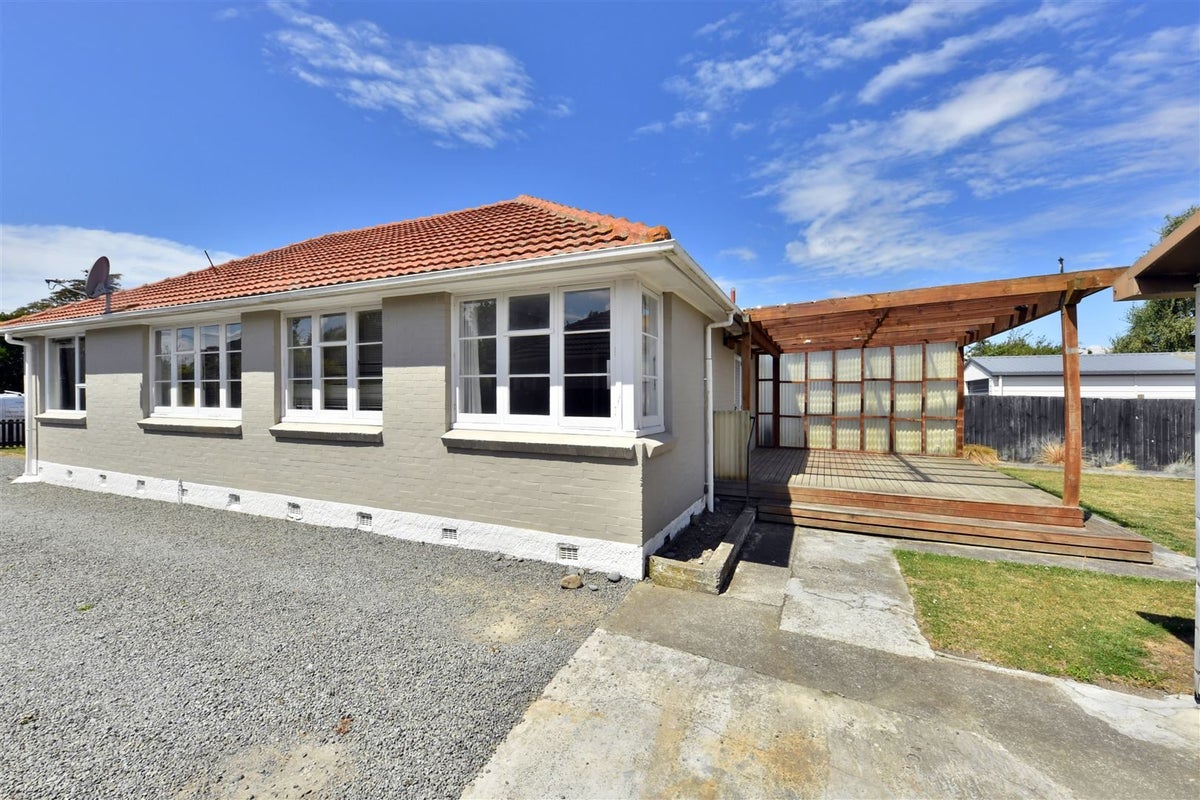 12 Boyne Avenue, Northcote, Christchurch - Carousel 1