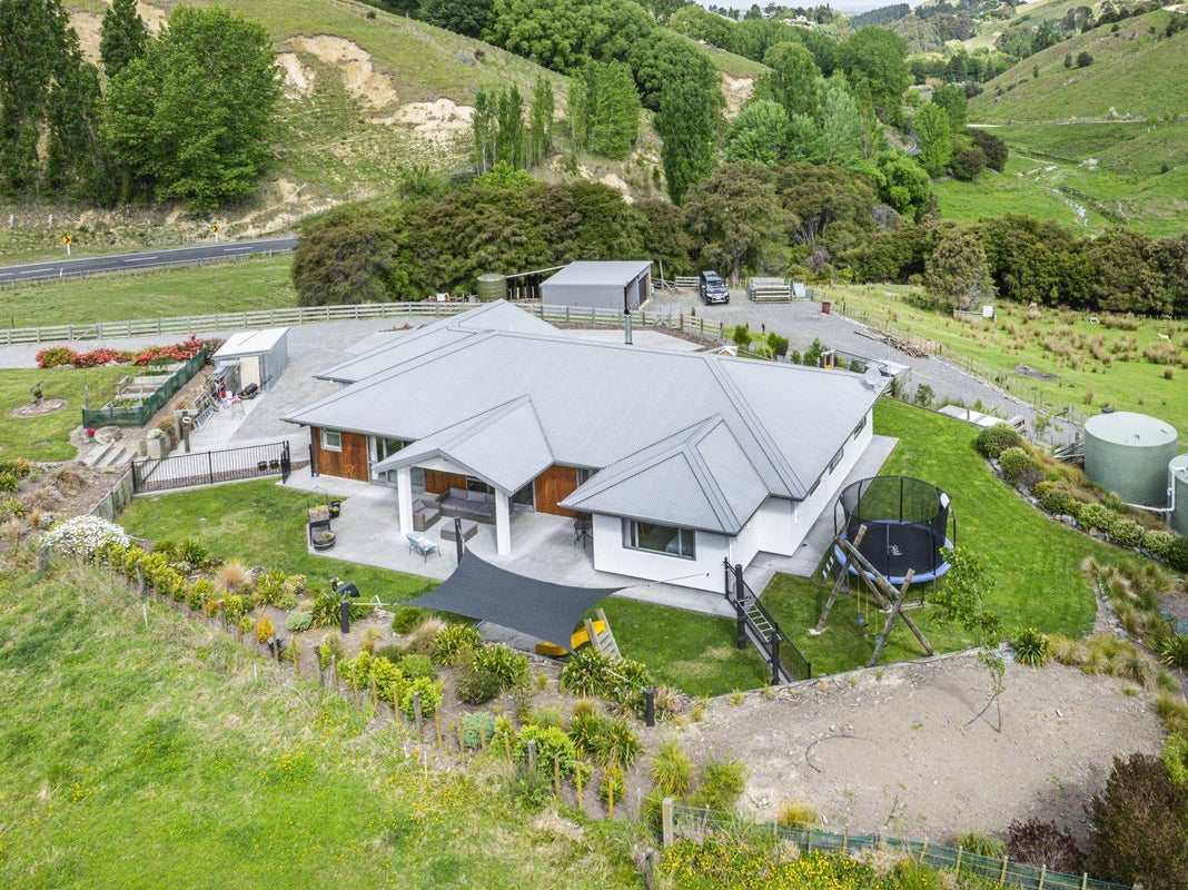 1049 Puketitiri Road, Puketapu, Napier - Carousel 1
