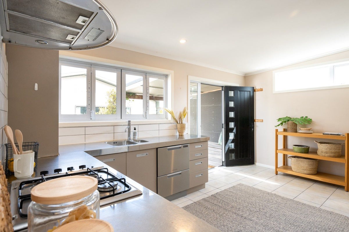7 Grange Road South, Haumoana, Haumoana - Carousel 1