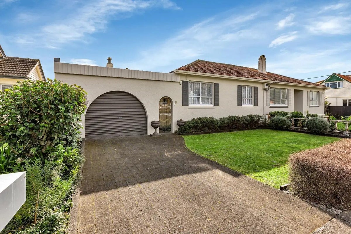 3 Lovatt Crescent, Kensington, Whangarei - Carousel 1