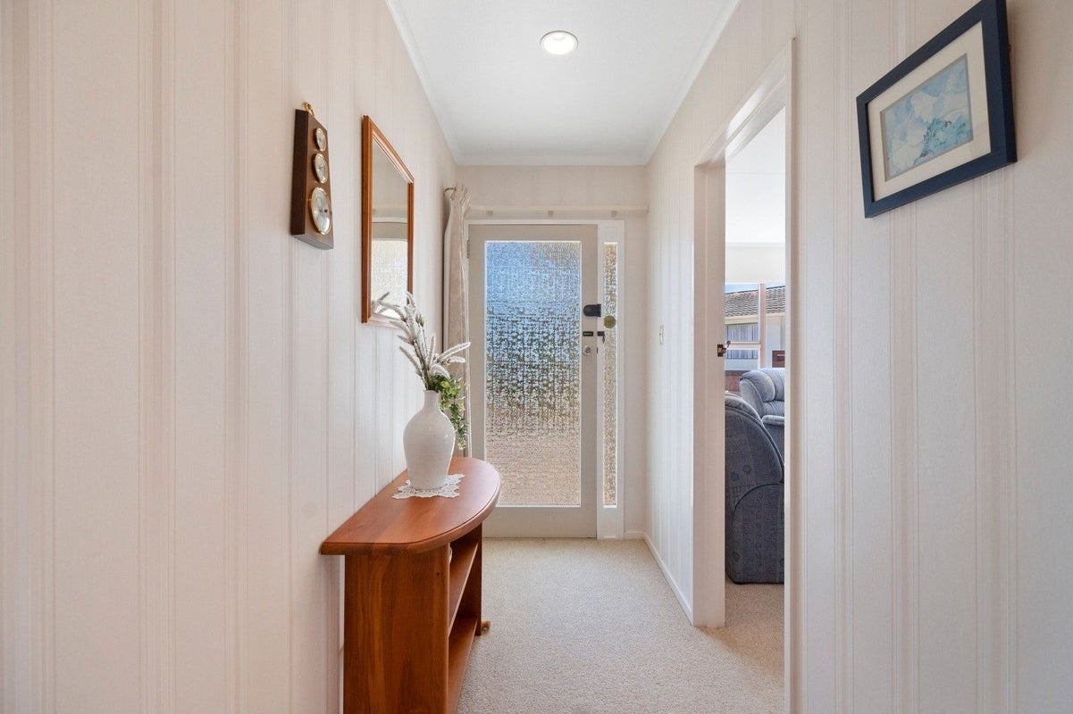 18 Palliser Place, Milson, Palmerston North - Carousel 2