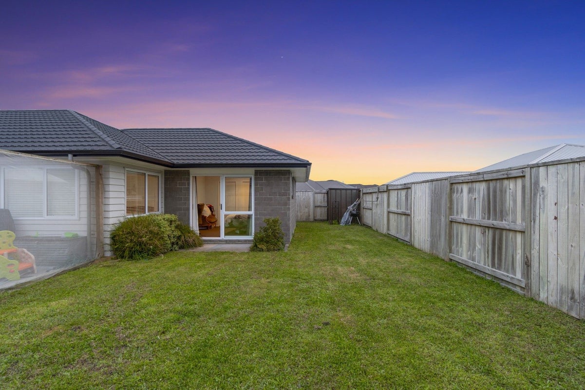 84 Penetaka Heights, Pyes Pa, Tauranga - Carousel 21