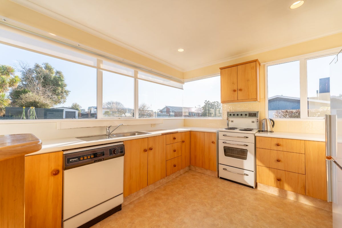 371 Church Street, West End, Timaru - Carousel 2