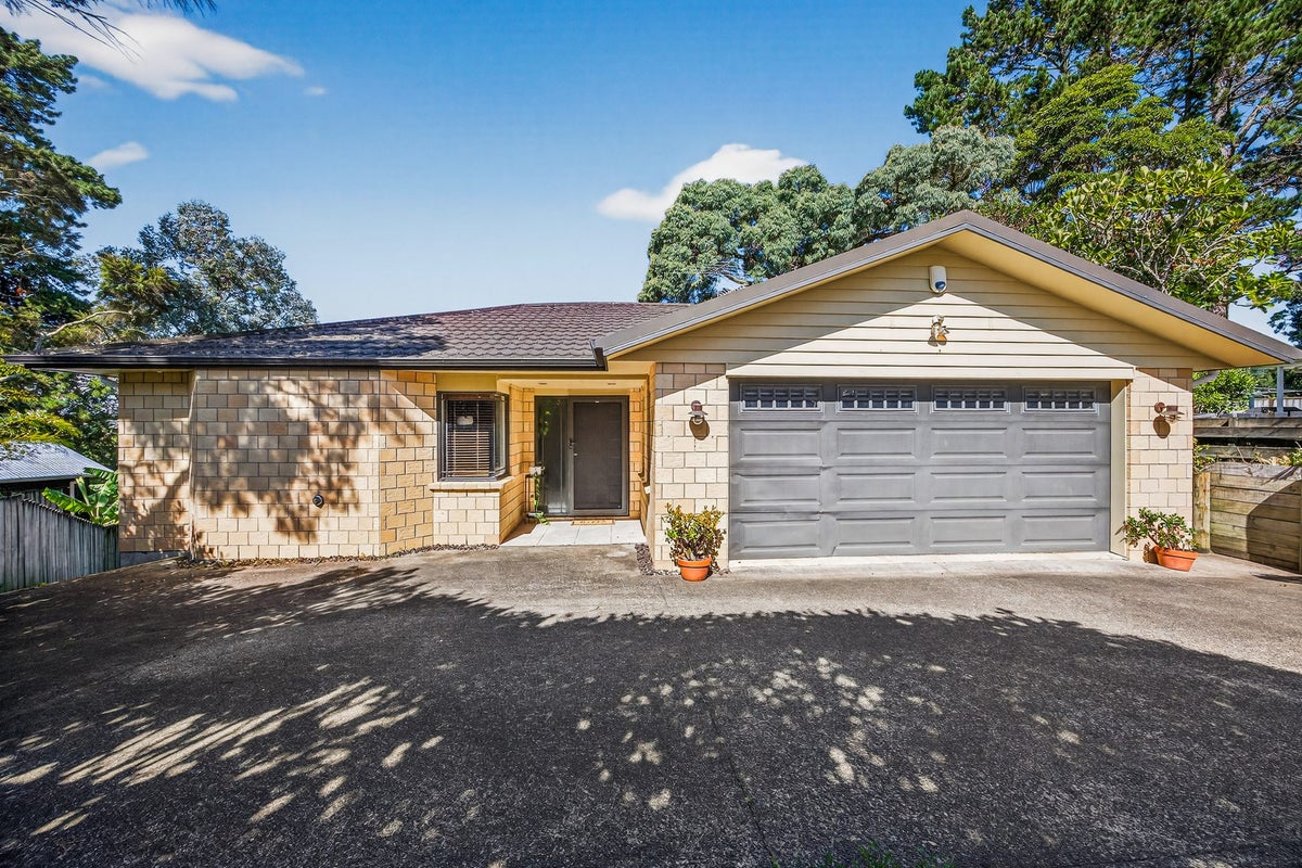 20B Puketitiro Street, Glen Eden, Auckland - Carousel 1