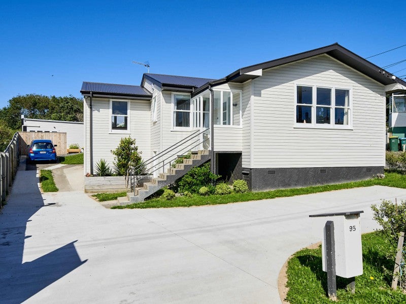 95 Waiuta Street, Titahi Bay, Porirua - Carousel 1