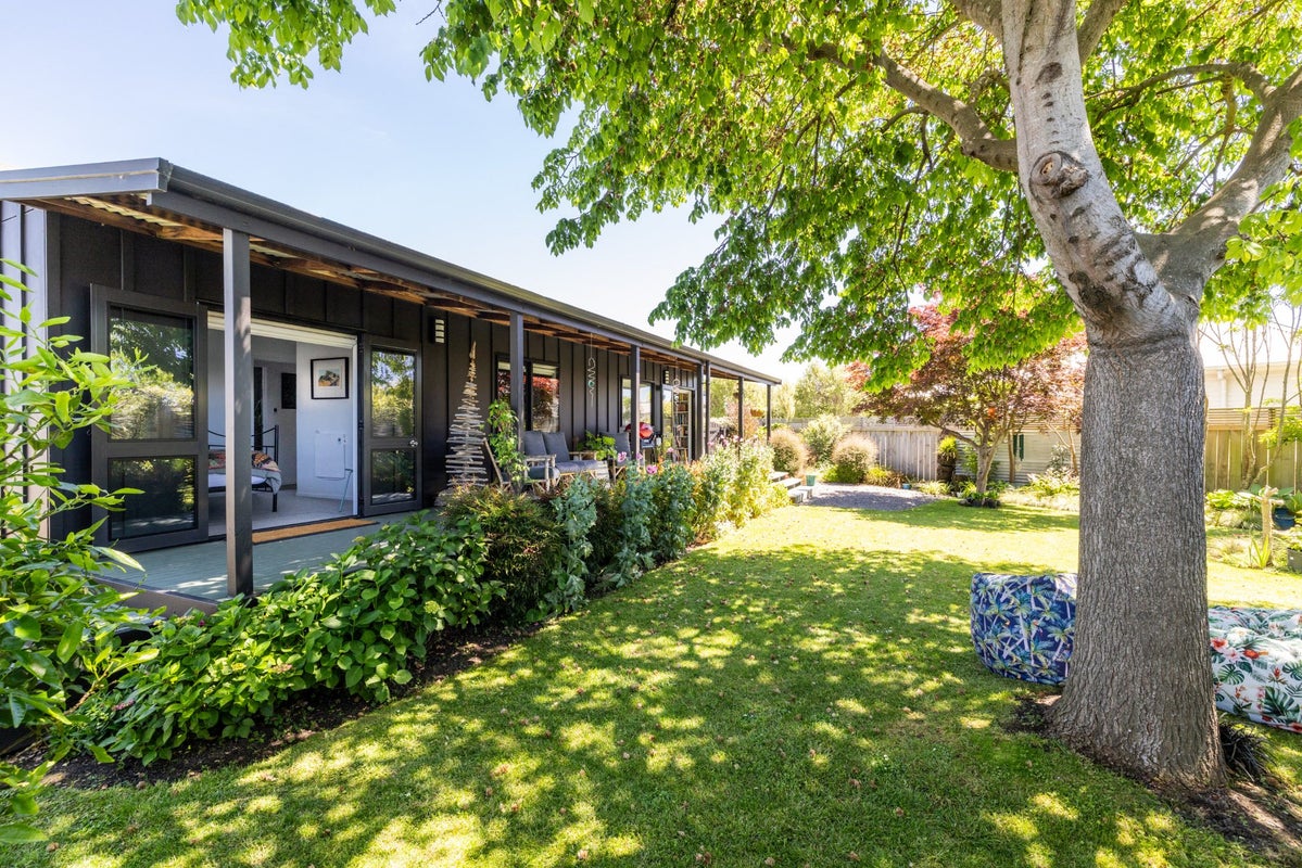 908A Victoria Street, Parkvale, Hastings - Carousel 1