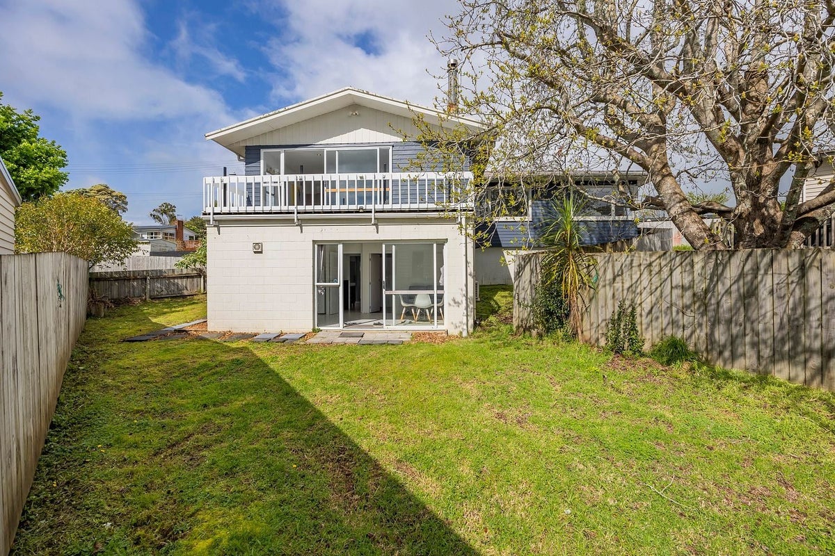 9A Mackwood Place, Birkdale, Auckland - Carousel 1