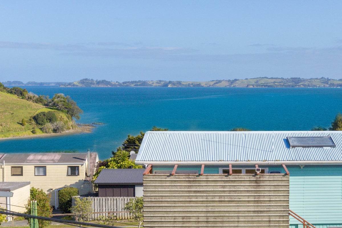 12 Kookaburra Drive, Warkworth - Carousel 1