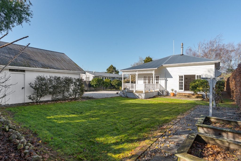 6 Main Street, Greytown - Carousel 15