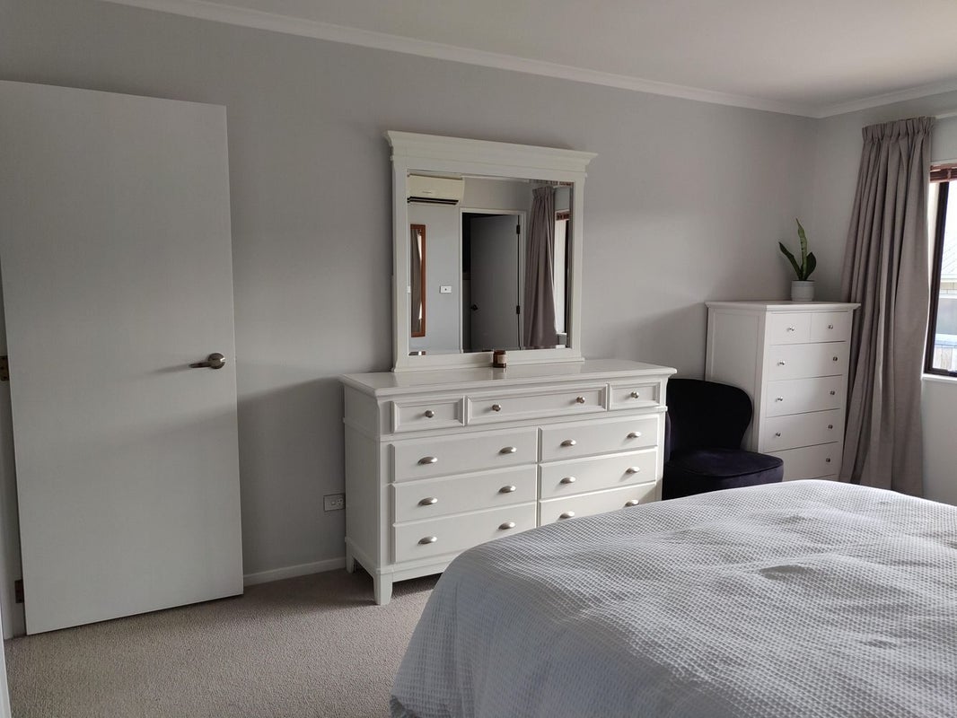 7 Silhouette Way, Western Heights, Hamilton - Carousel 1