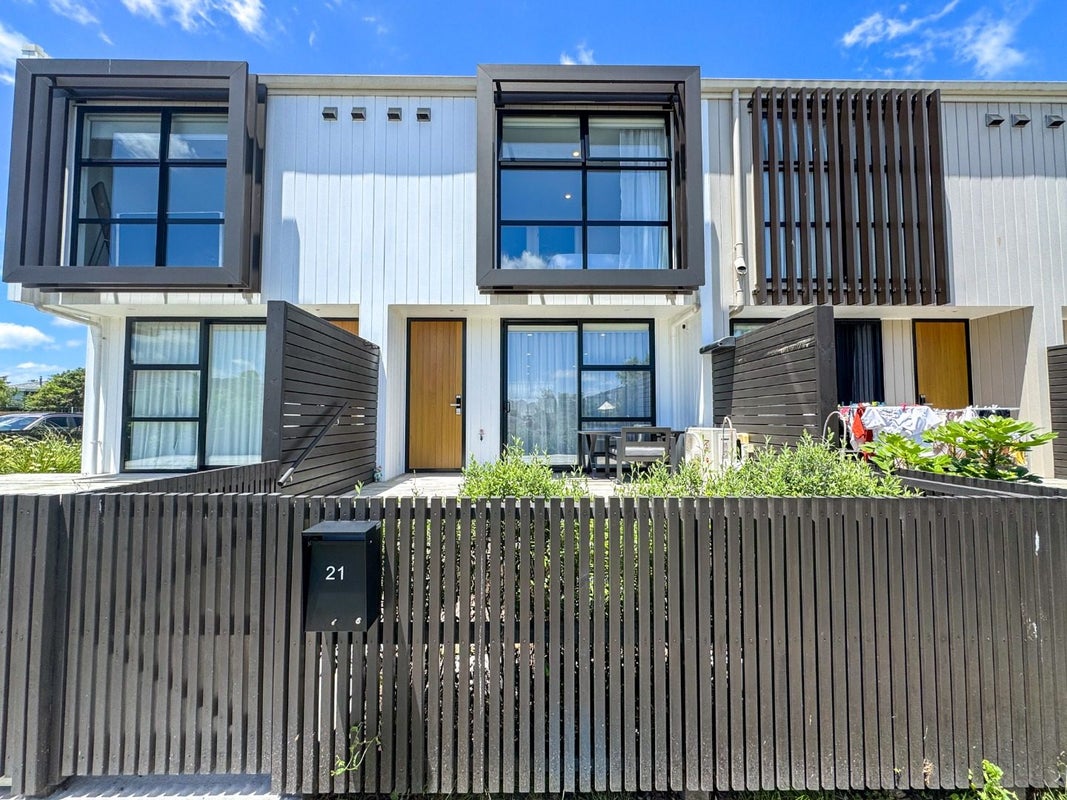 21 Balfron Avenue, Mount Roskill, Auckland - Carousel 1