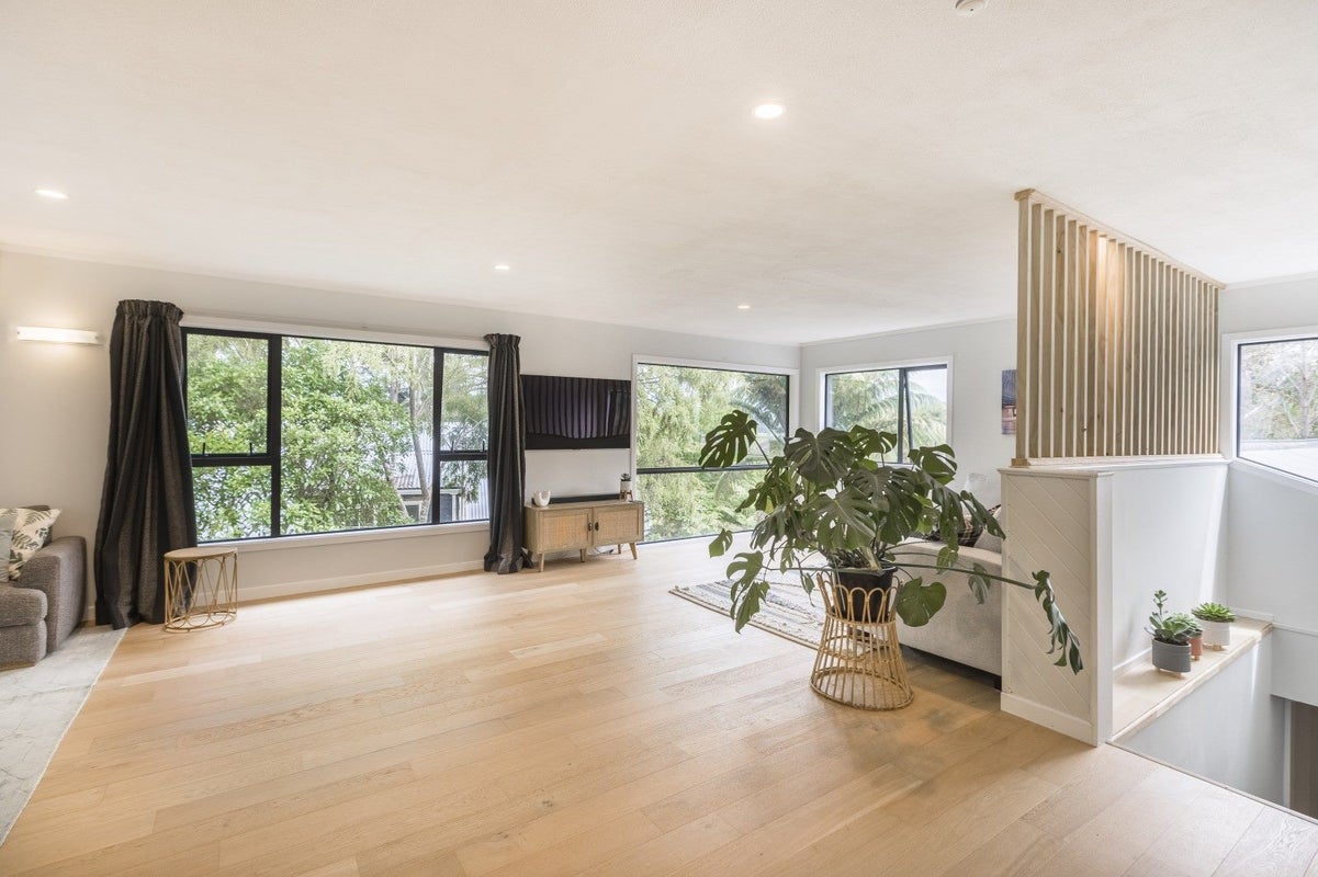 45 Dalton Grove, Stokes Valley, Lower Hutt - Carousel 1