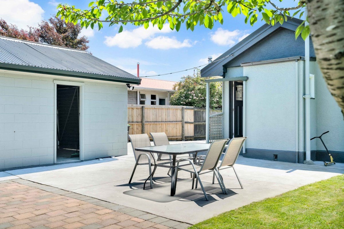 20 Coopers Road, Dallington, Christchurch - Carousel 15