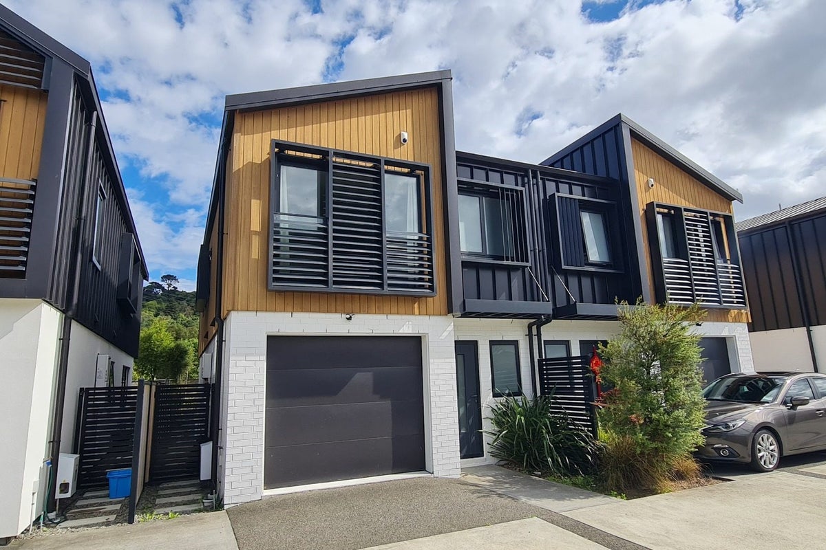 13 Te Ara o Maraenuku, Boulcott, Lower Hutt - Carousel 1