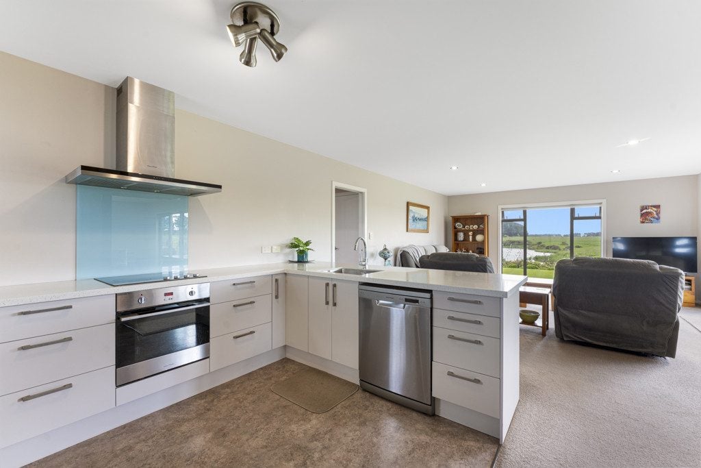 30 Nicholson Drive, Kaitoke, Whanganui - Carousel 2