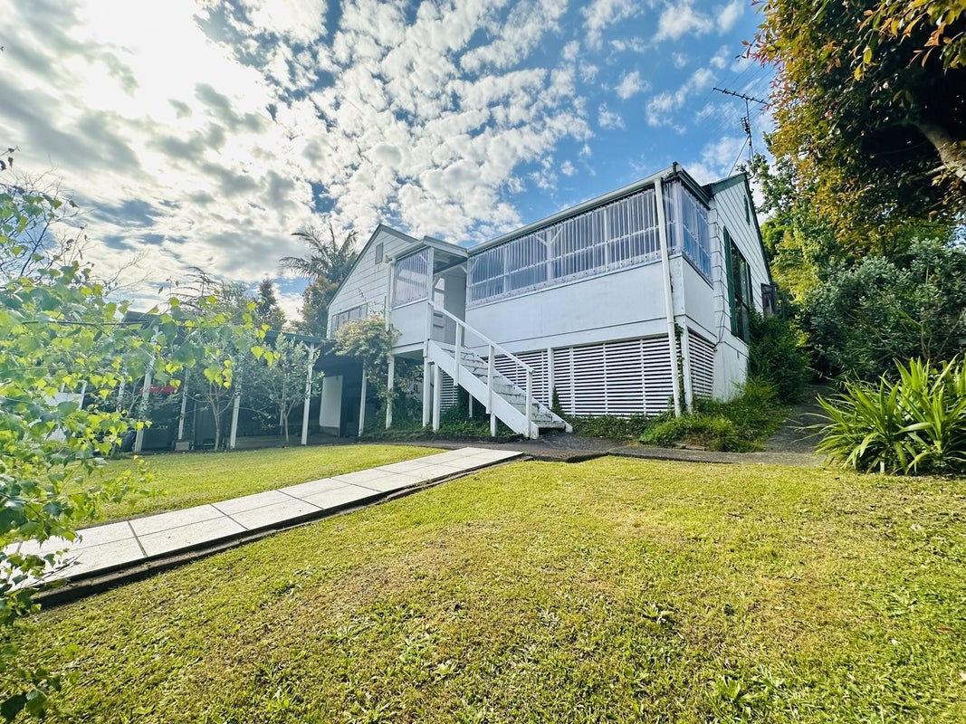 5 Sandiacre Way, Browns Bay, Auckland - Carousel 1