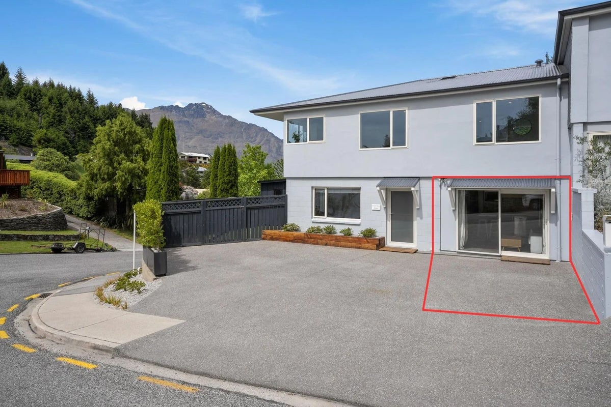 2A Dart Place, Fernhill, Queenstown - Carousel 2