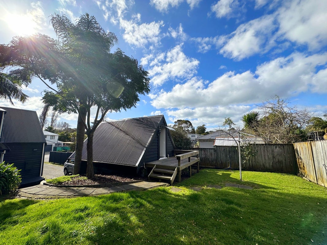51 Juliet Avenue, Howick, Auckland - Carousel 2