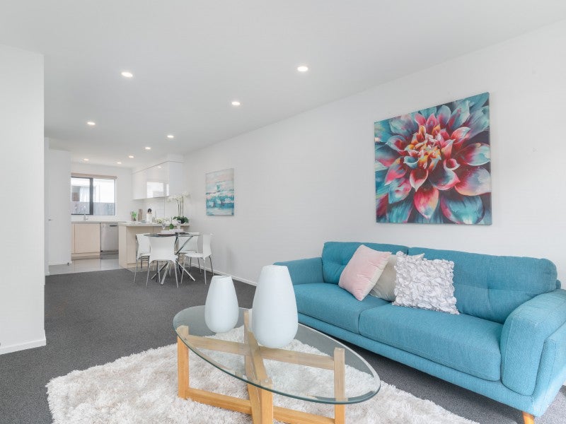 8C Defoe Place, Waltham, Christchurch - Carousel 2
