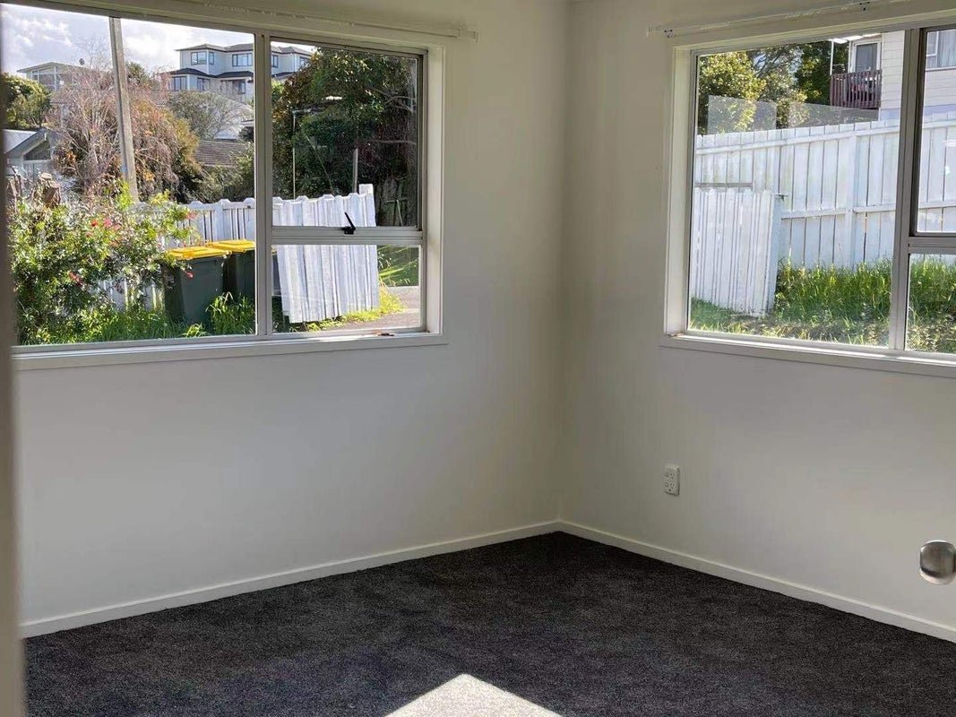 10 Laurina Road, Sunnynook, Auckland - Carousel 9