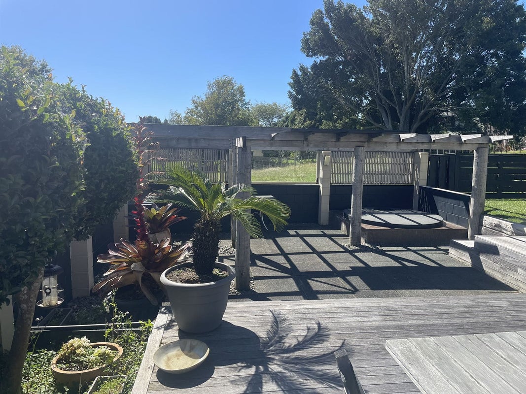 370 Point View Drive, Shamrock Park, Auckland - Carousel 23