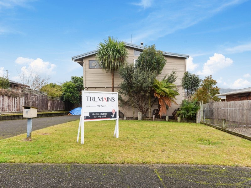 11 Hapi Street, Pomare, Rotorua - Carousel 1