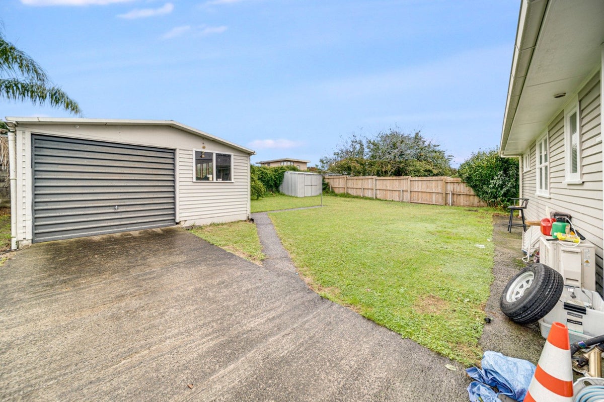33 English Street, St Andrews, Hamilton - Carousel 21
