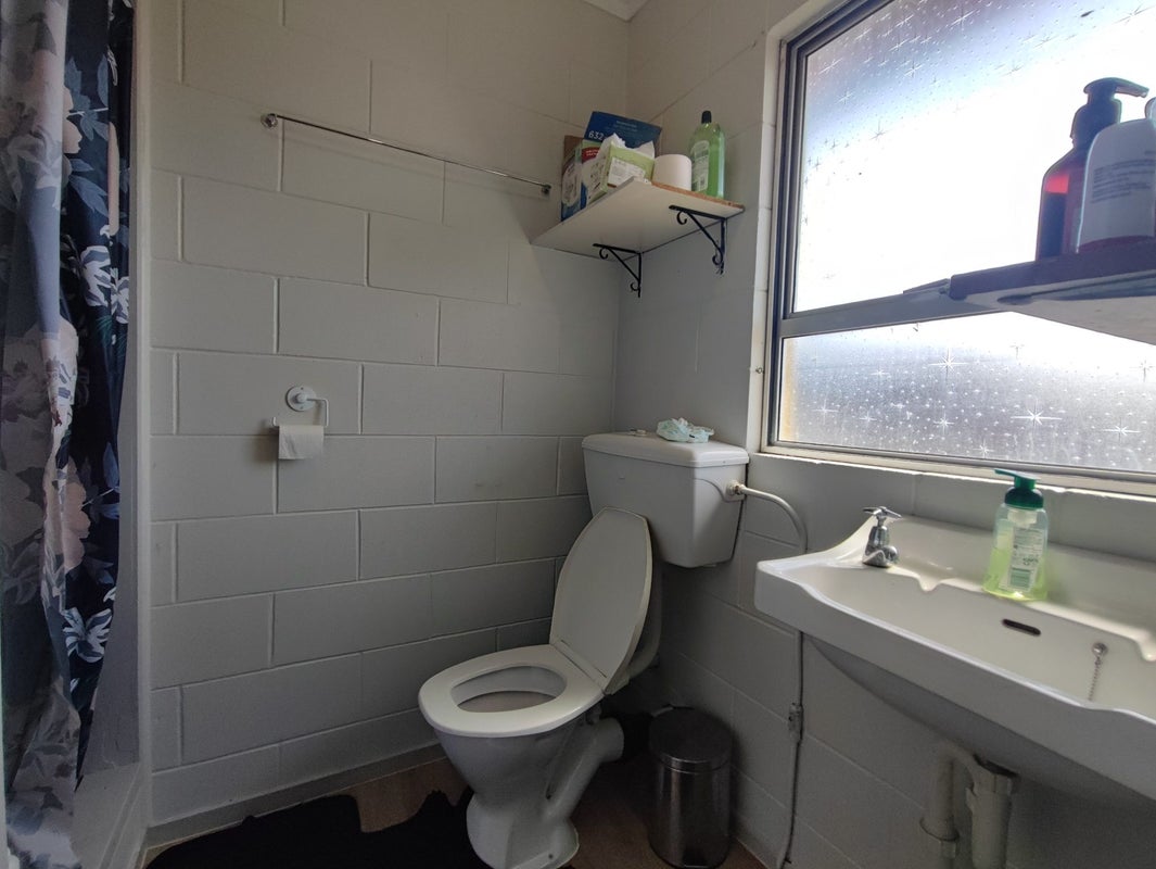 2 Paton Avenue, Te Atatu South, Auckland - Carousel 12
