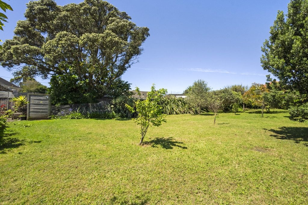 15A Marama Crescent, Spotswood, New Plymouth - Carousel 2