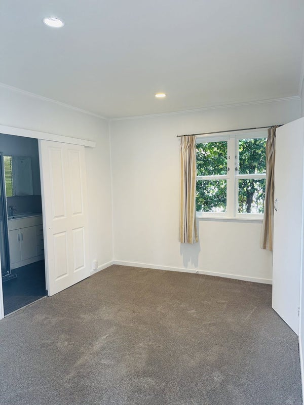 78 Arran Road, Browns Bay, Auckland - Carousel 2