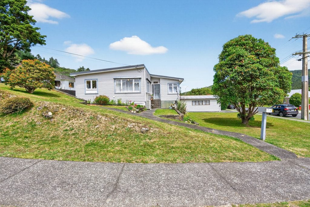 5 Burden Avenue, Wainuiomata, Lower Hutt - Carousel 2