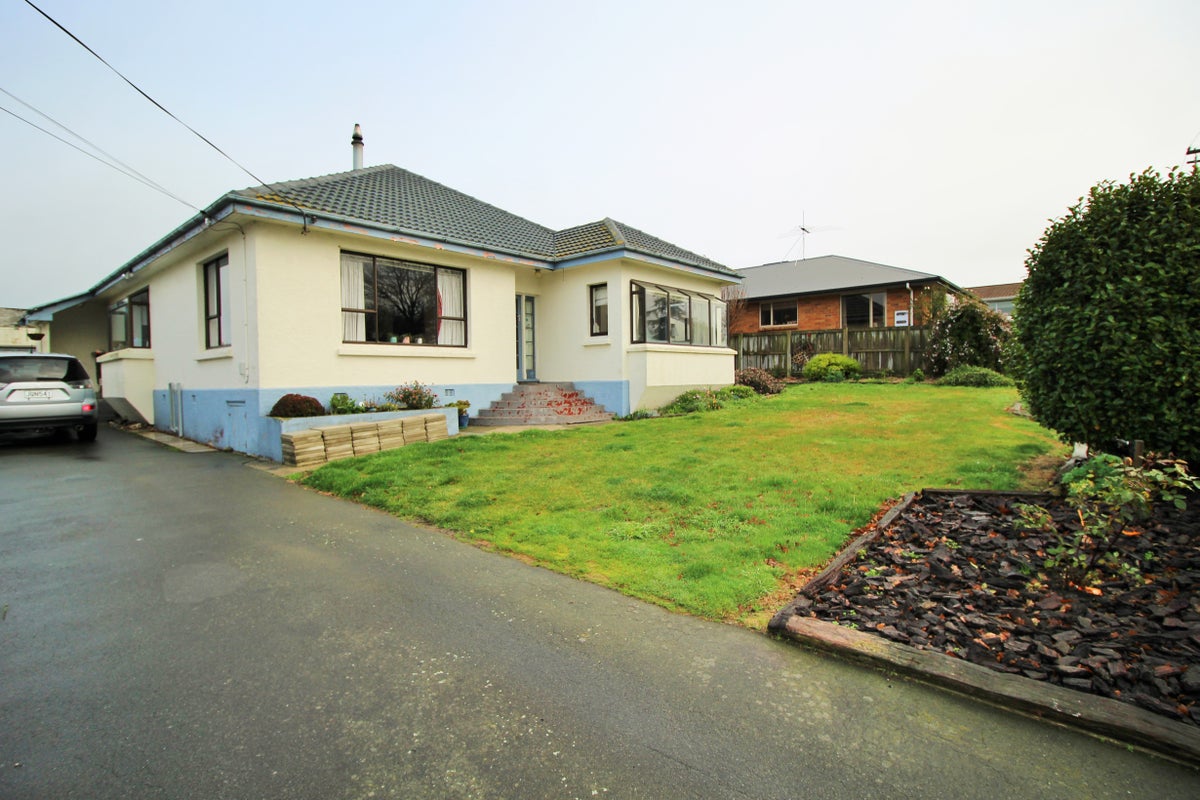 90 Perth Street, Holmes Hill, Oamaru - Carousel 1