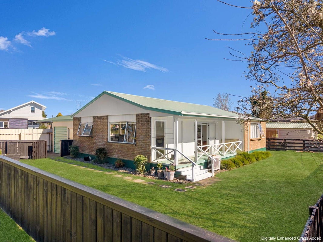 5 Carlyle Street, Leamington, Cambridge - Carousel 1