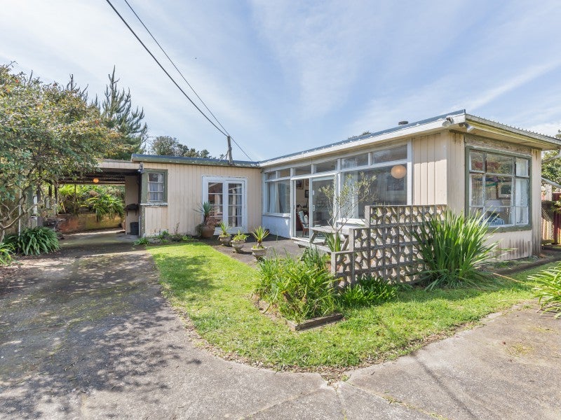 632 Waitarere Beach Road, Waitarere Beach, Levin - Carousel 1
