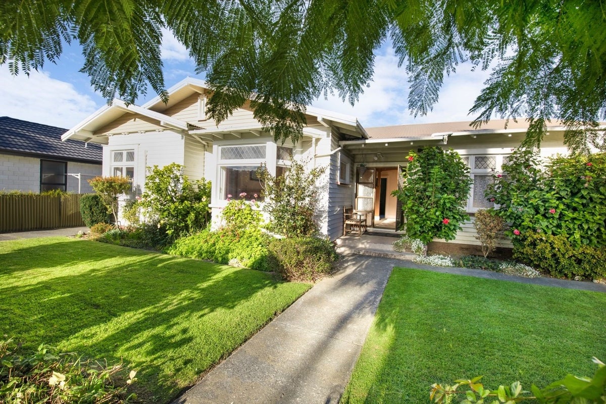 44 Kennedy Road, Napier South, Napier - Carousel 1