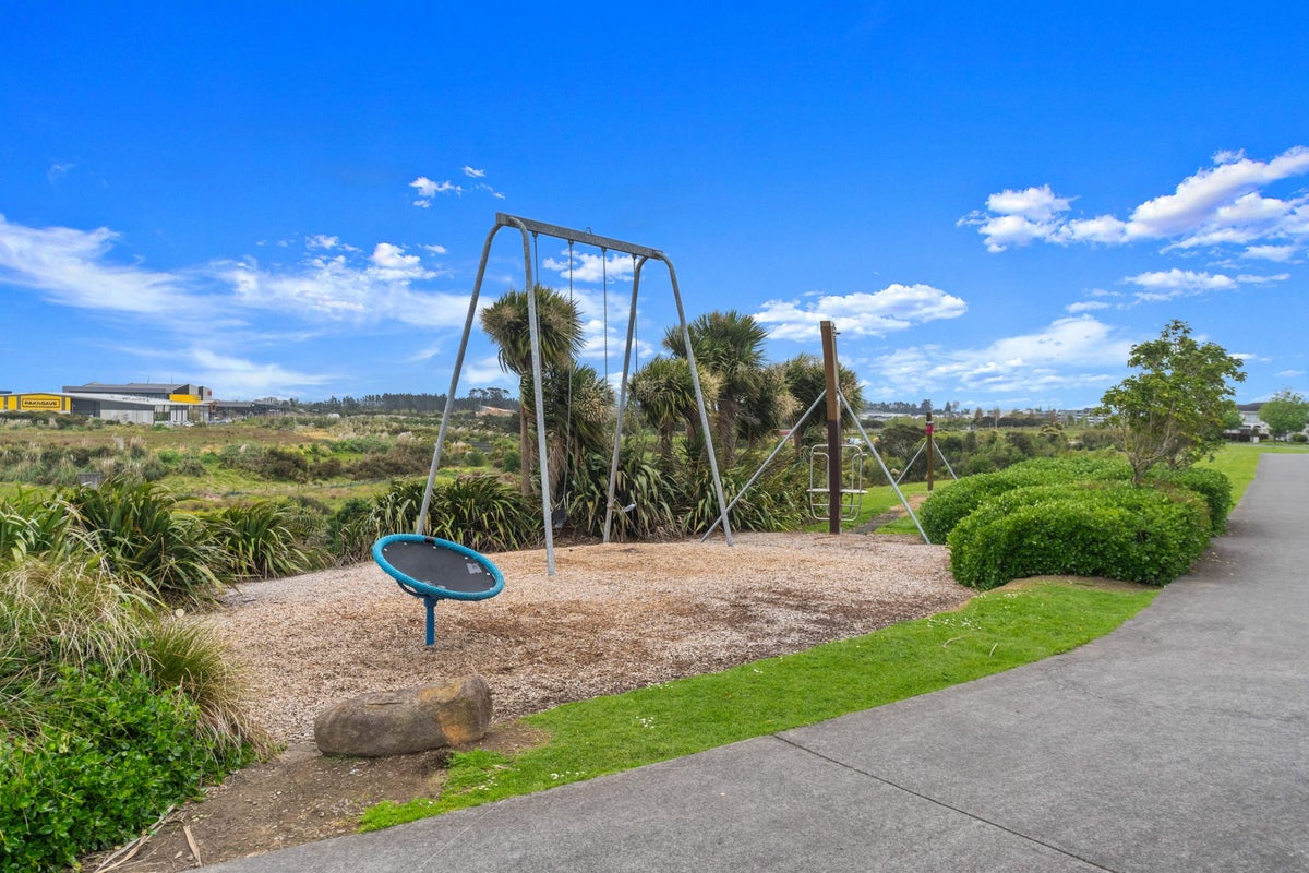 52 Topland Drive, Flat Bush, Auckland - Carousel 22