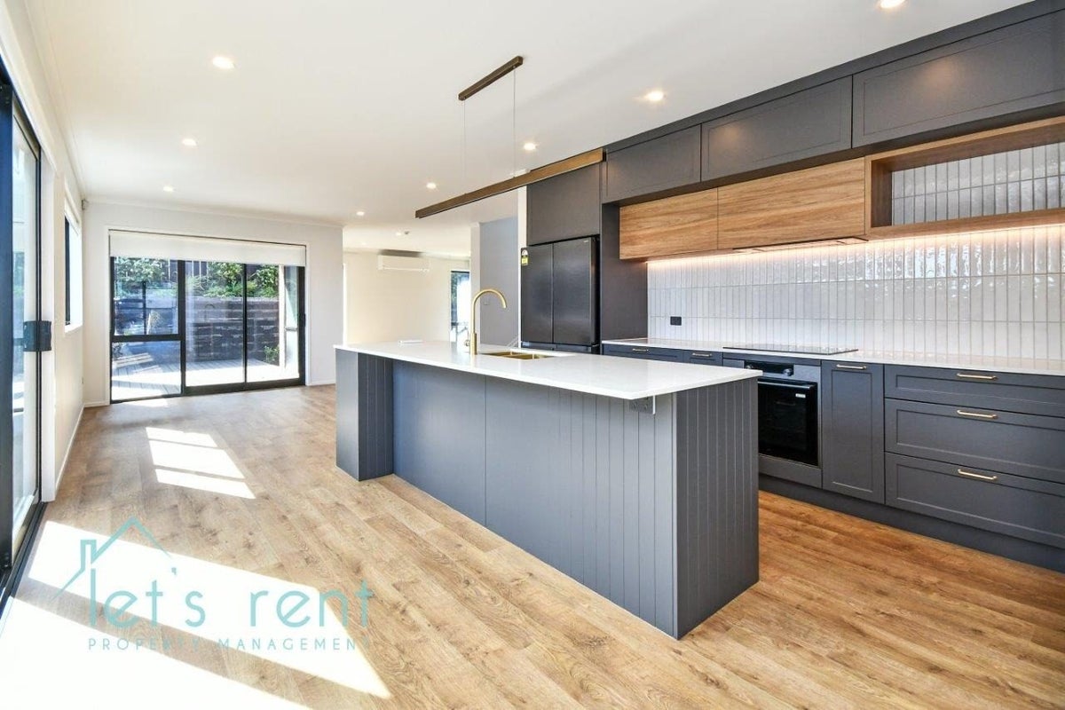 42 Evergreen Parade, Rosehill, Papakura - Carousel 2